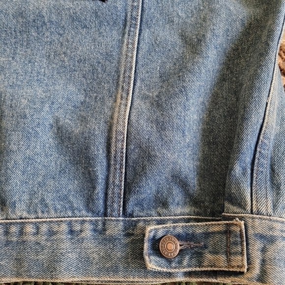 Gap 100% Cotton Denim Jacket with Pins Patches Size Medium - Picture 8 of 11